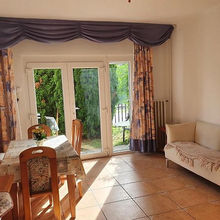 Apartament Grosses Ferienhaus Plattensee Balaton - Nyaralo Haz 6 Szobaval, 5 Fuerdoszobaval, 3000 Nm Szolad Zewnętrze zdjęcie