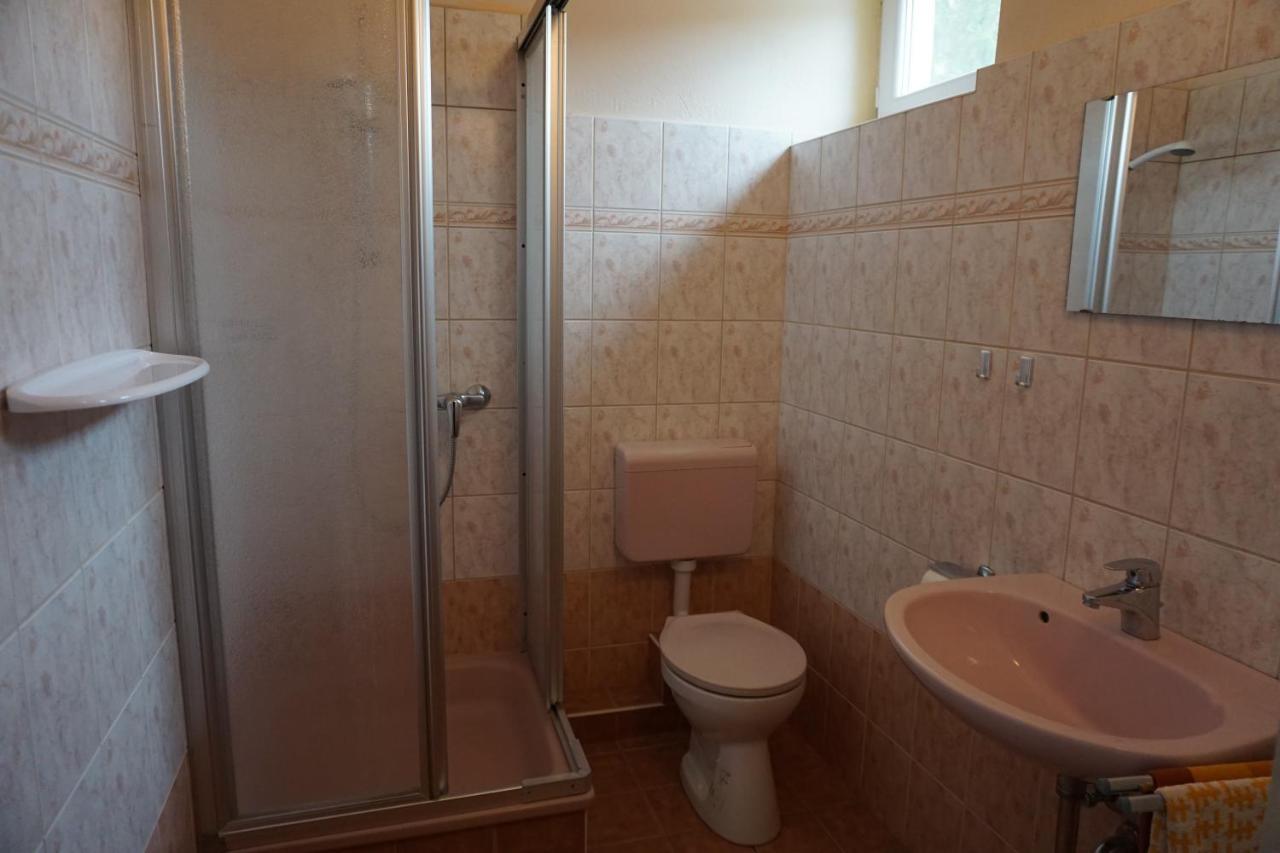 Apartament Grosses Ferienhaus Plattensee Balaton - Nyaralo Haz 6 Szobaval, 5 Fuerdoszobaval, 3000 Nm Szolad Zewnętrze zdjęcie