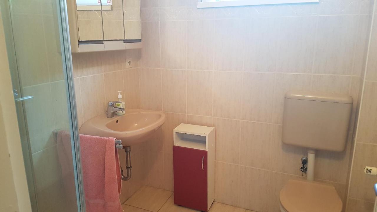 Apartament Grosses Ferienhaus Plattensee Balaton - Nyaralo Haz 6 Szobaval, 5 Fuerdoszobaval, 3000 Nm Szolad Zewnętrze zdjęcie