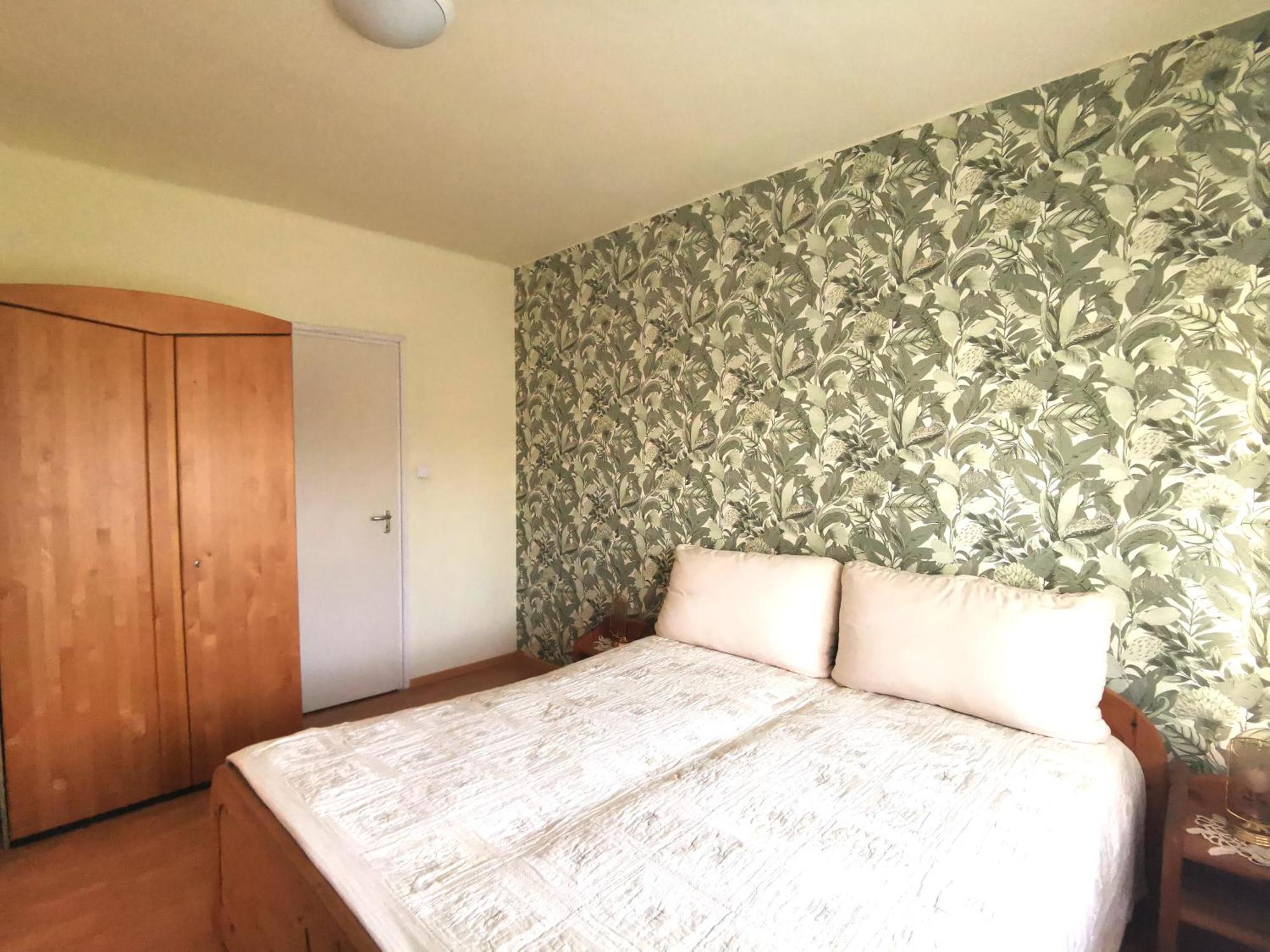 Apartament Grosses Ferienhaus Plattensee Balaton - Nyaralo Haz 6 Szobaval, 5 Fuerdoszobaval, 3000 Nm Szolad Zewnętrze zdjęcie