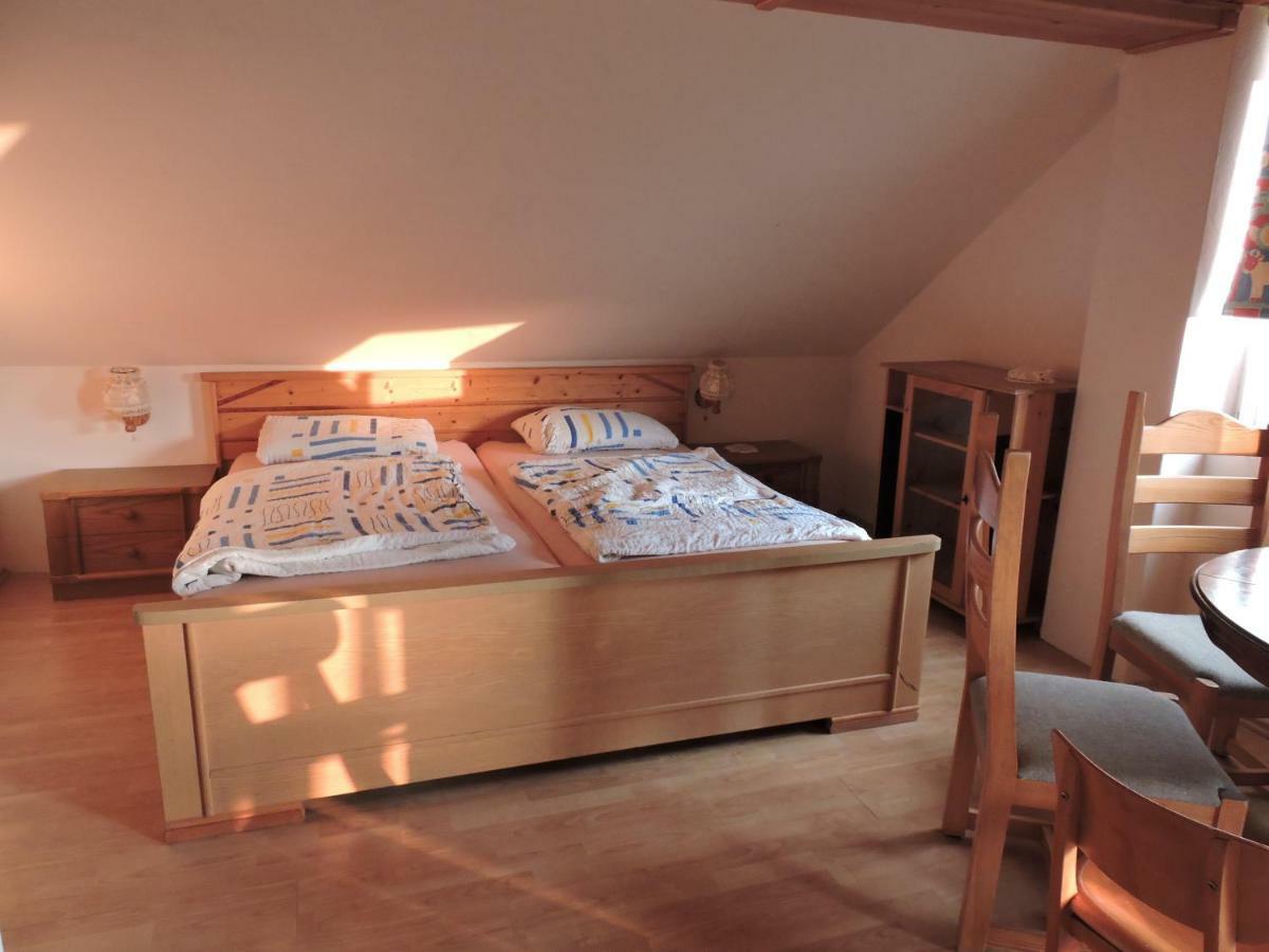 Apartament Grosses Ferienhaus Plattensee Balaton - Nyaralo Haz 6 Szobaval, 5 Fuerdoszobaval, 3000 Nm Szolad Zewnętrze zdjęcie